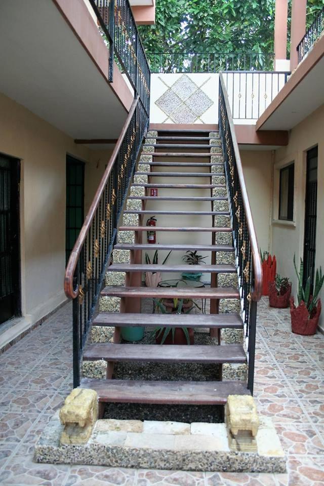 Hotel Casa Pellegrin Merida Bagian luar foto
