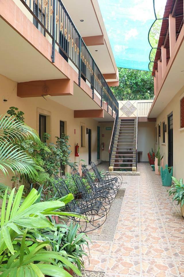 Hotel Casa Pellegrin Merida Bagian luar foto