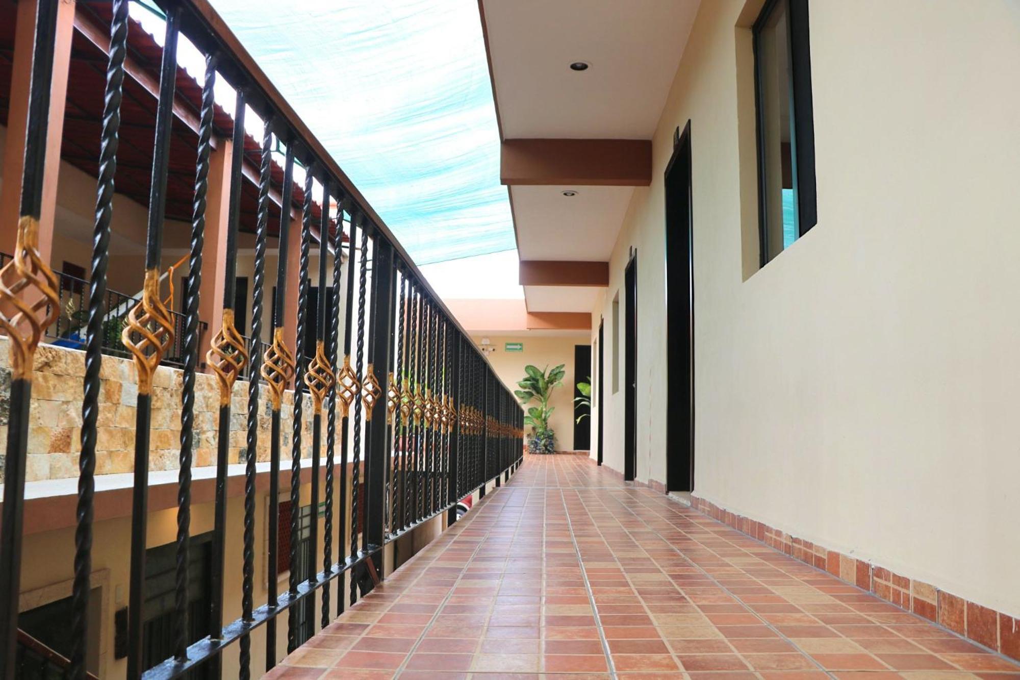 Hotel Casa Pellegrin Merida Bagian luar foto
