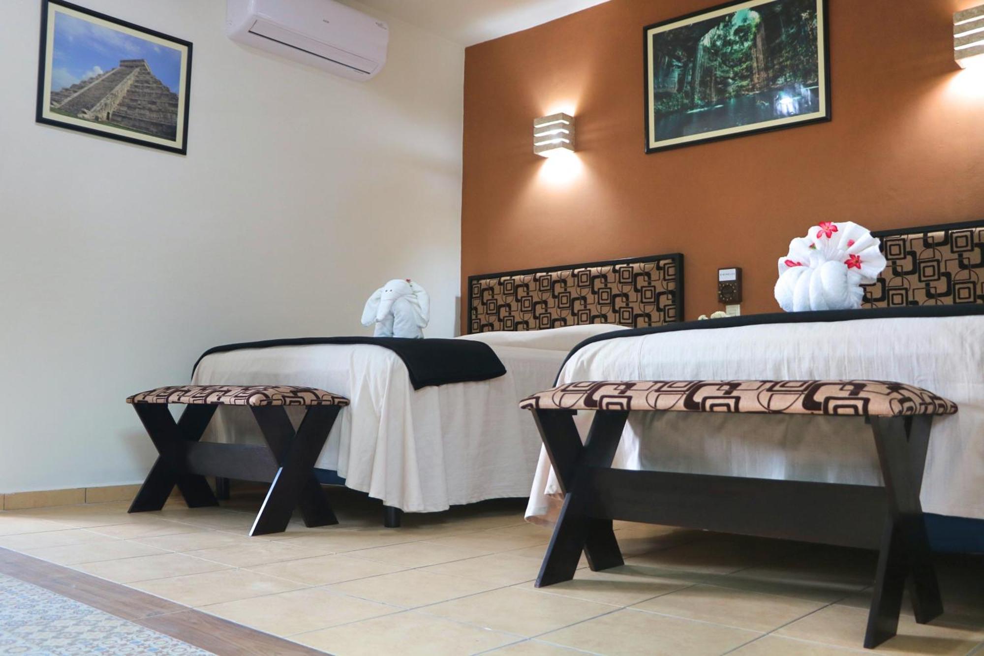 Hotel Casa Pellegrin Merida Bagian luar foto