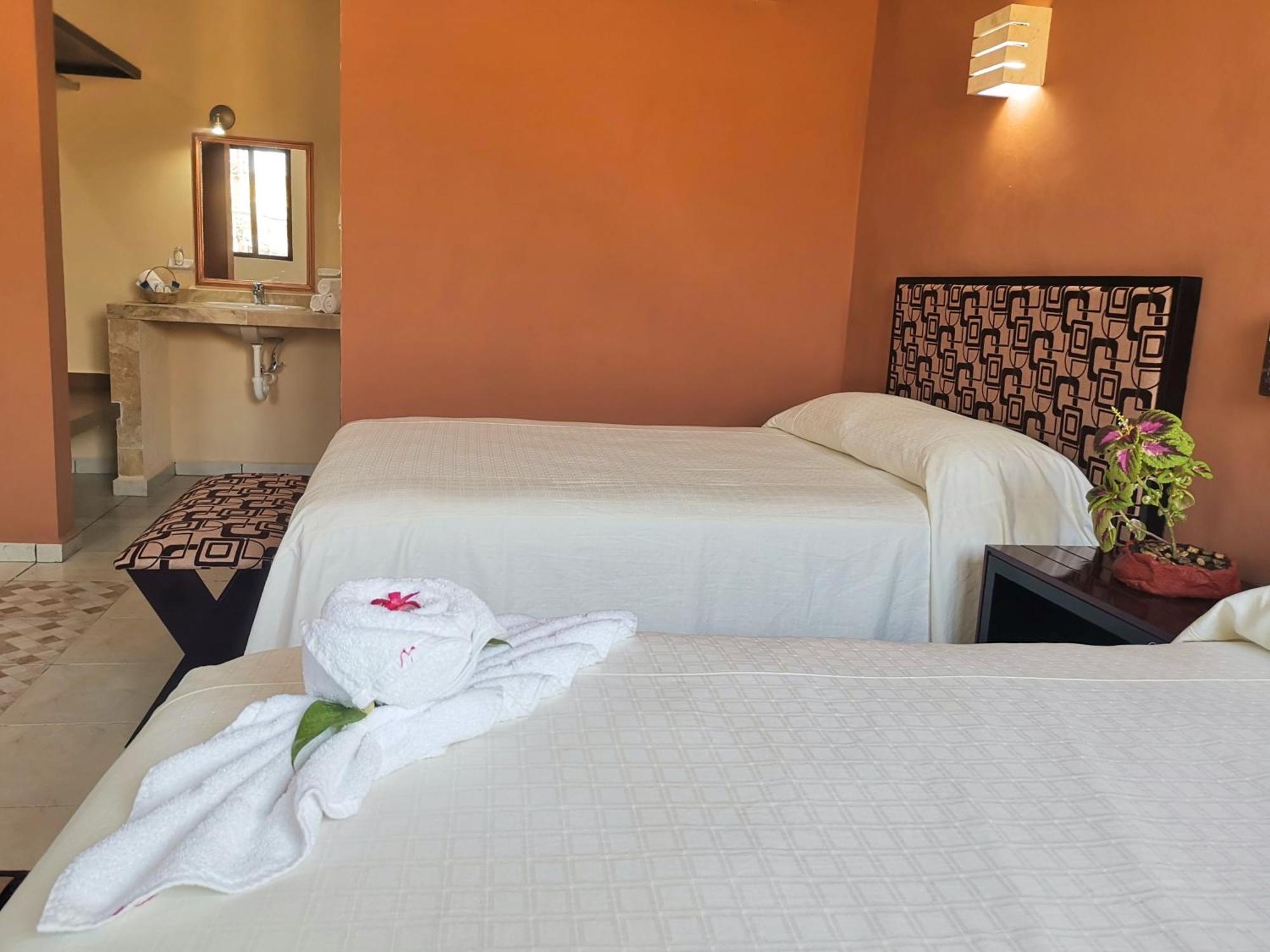 Hotel Casa Pellegrin Merida Bagian luar foto