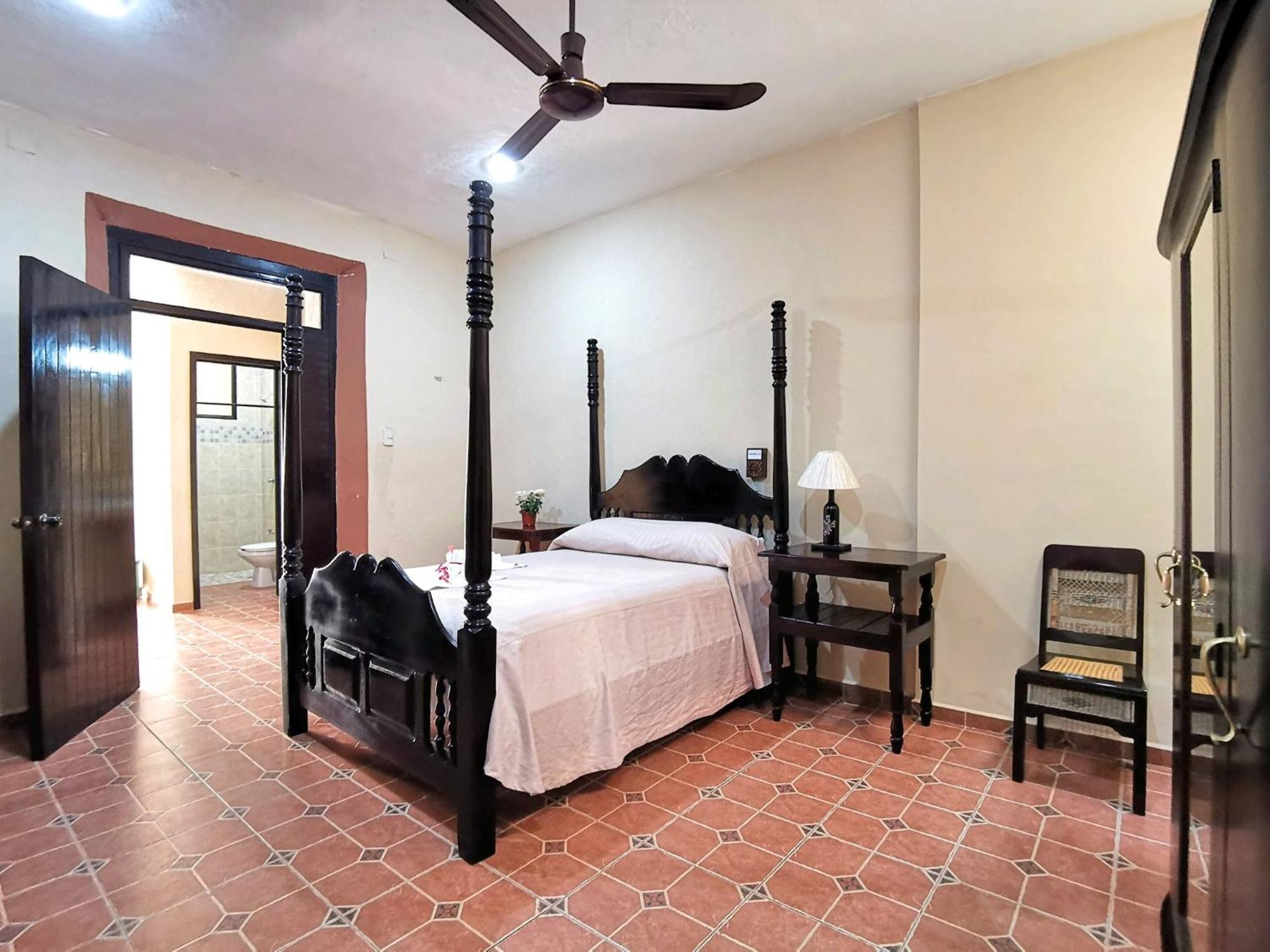 Hotel Casa Pellegrin Merida Bagian luar foto
