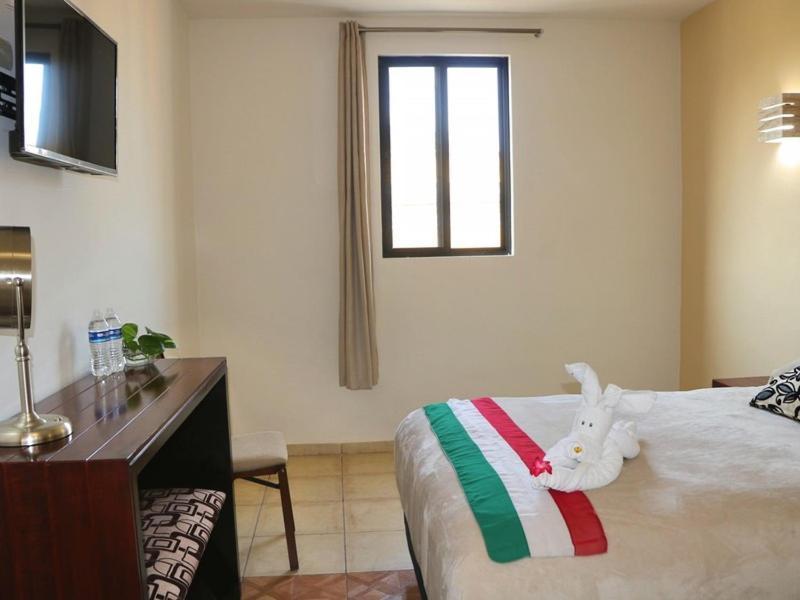 Hotel Casa Pellegrin Merida Bagian luar foto