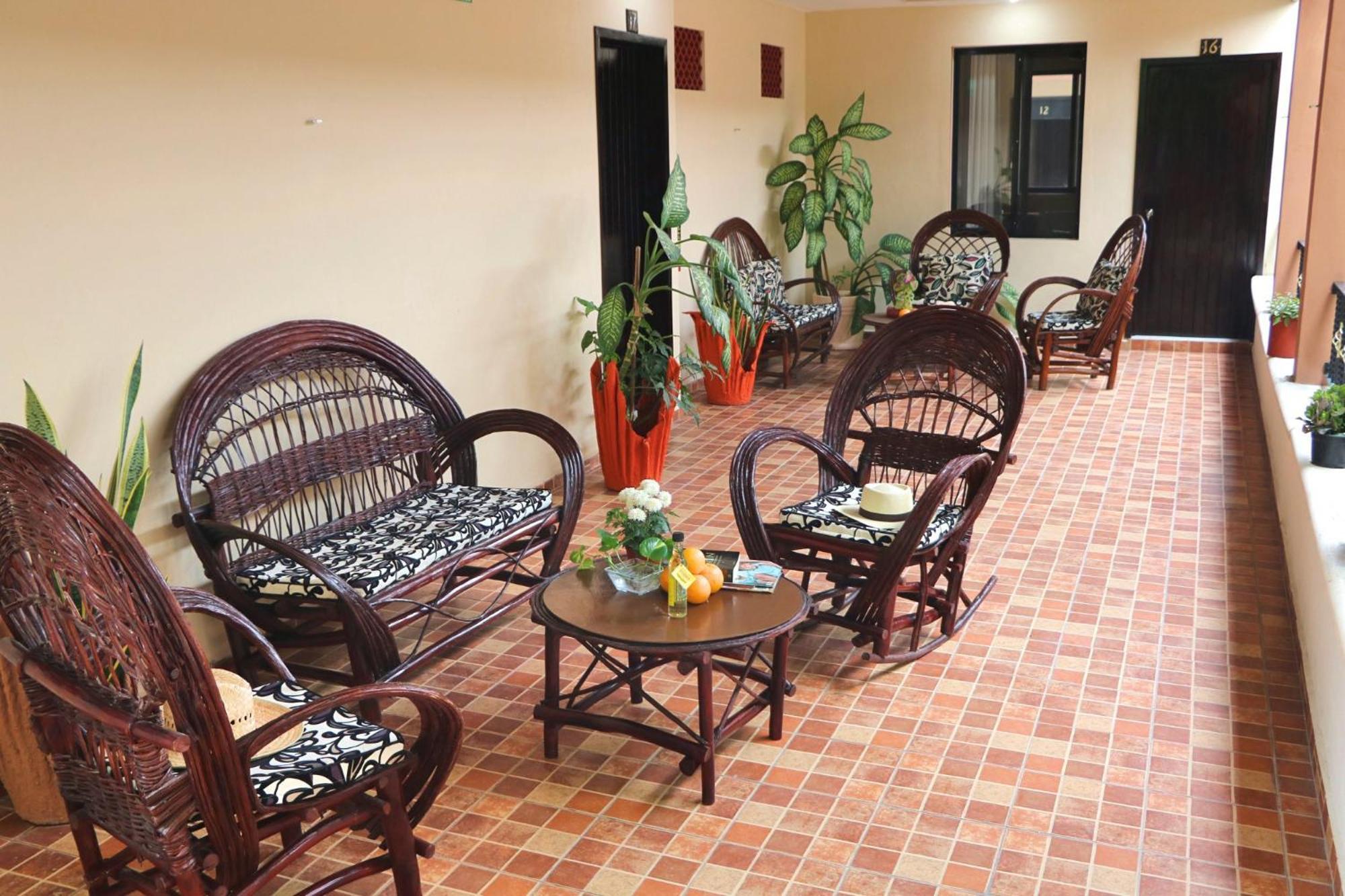Hotel Casa Pellegrin Merida Bagian luar foto