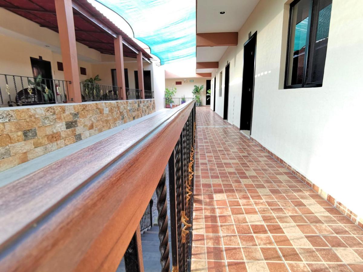 Hotel Casa Pellegrin Merida Bagian luar foto