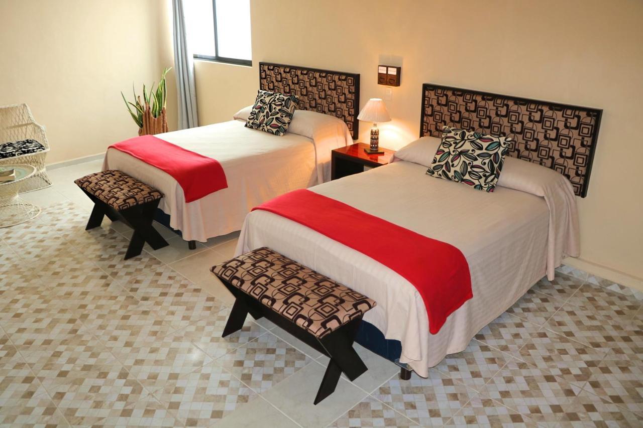 Hotel Casa Pellegrin Merida Bagian luar foto