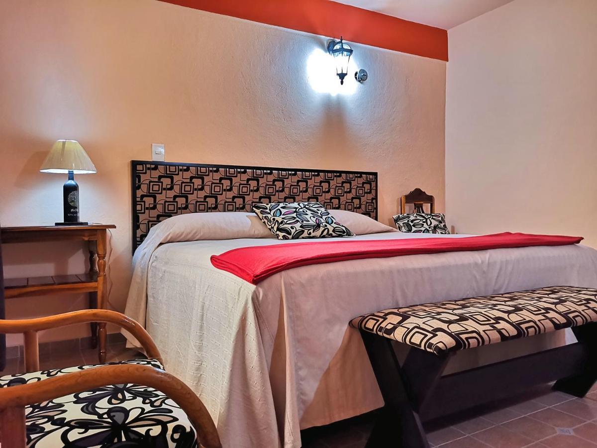 Hotel Casa Pellegrin Merida Bagian luar foto
