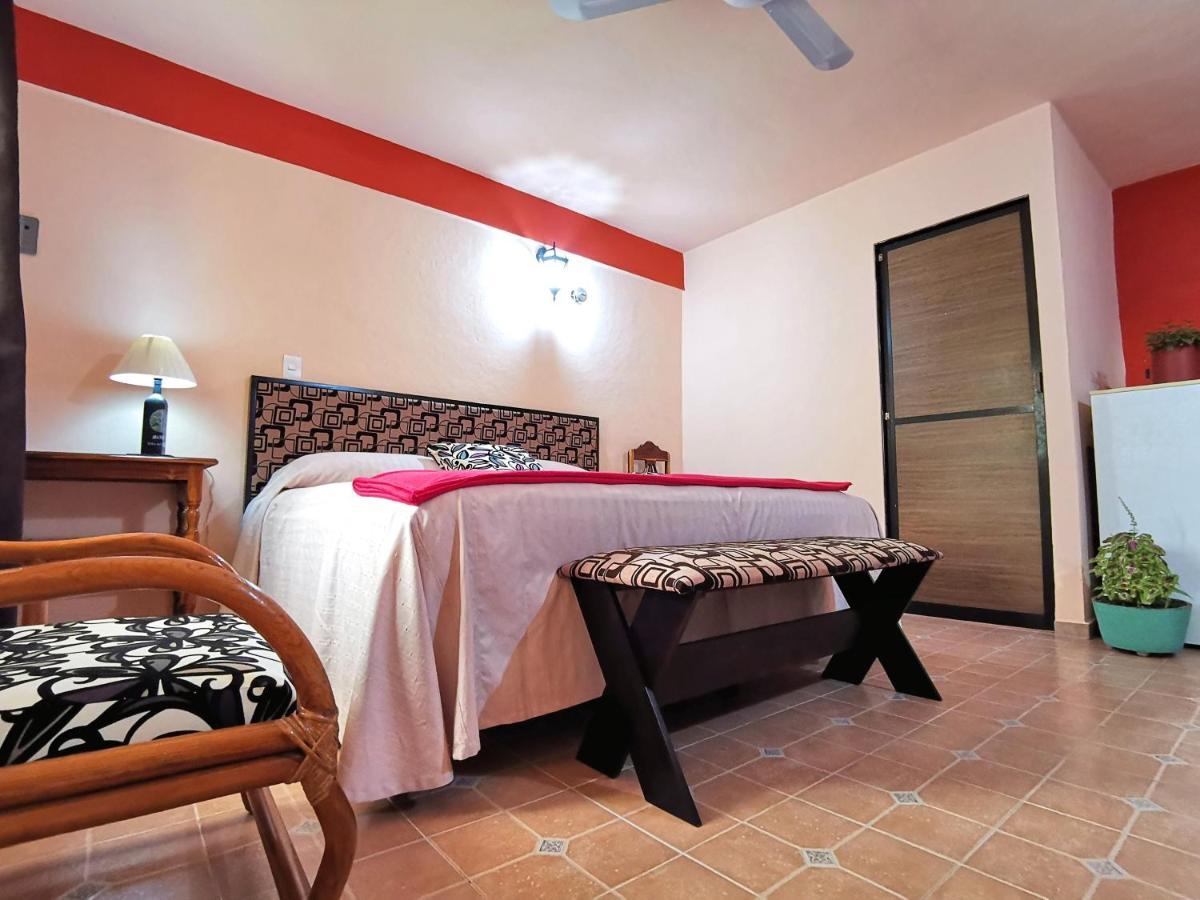 Hotel Casa Pellegrin Merida Bagian luar foto
