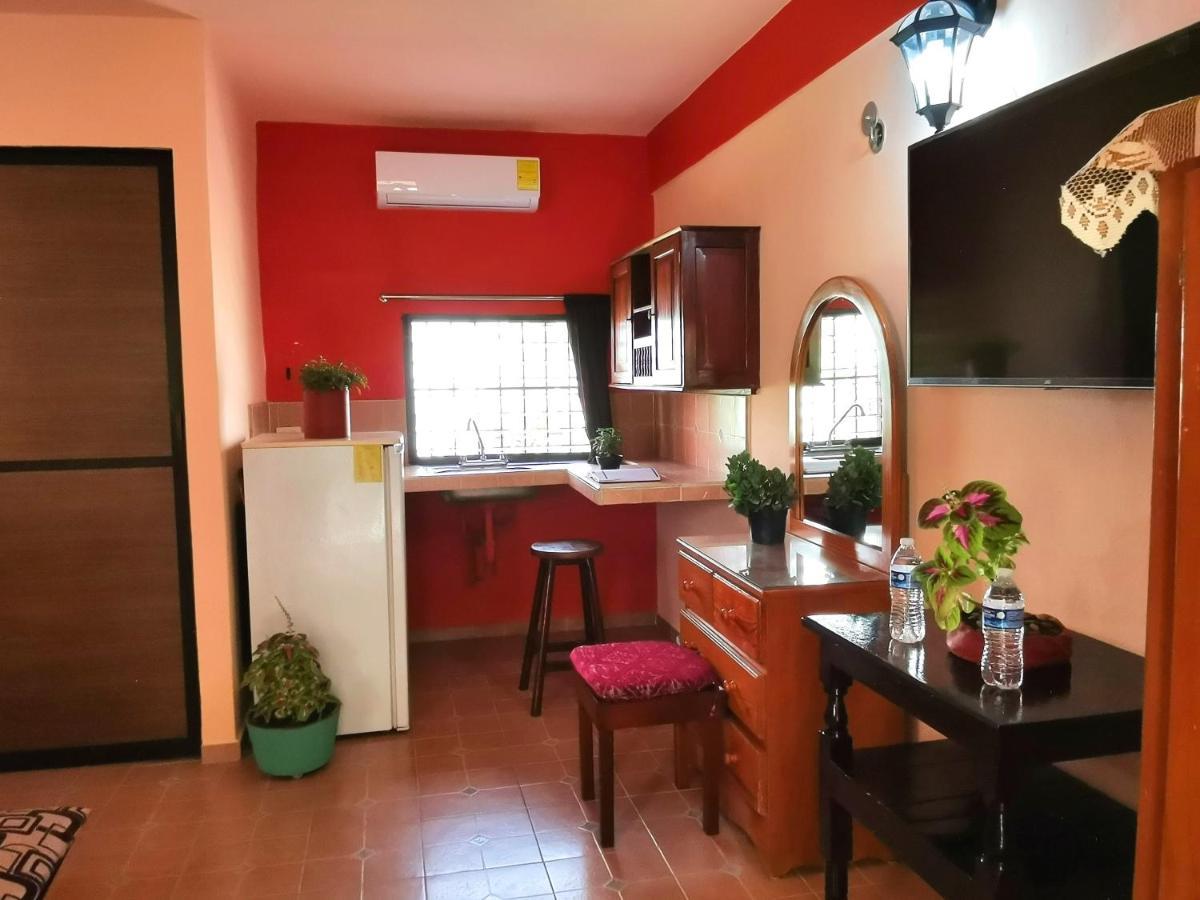 Hotel Casa Pellegrin Merida Bagian luar foto